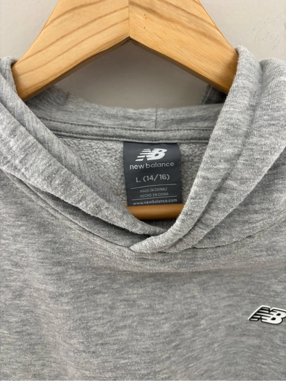New Balance Youth Gray Pullover Hoodie Logo Sweatshirt Size Large 14-16